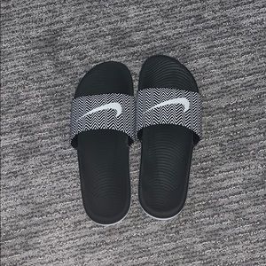 nike slippers for women price